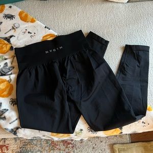 NVGTN Solid Seamless Leggings